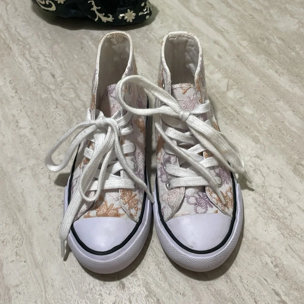 Tommy Bahama Little Girl Butterfly 🦋 Sneakers Shoes *13